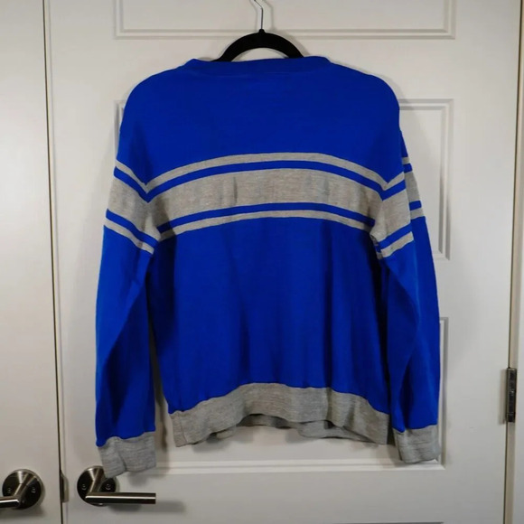 Vintage Wilson All Sport Sweatshirt Size‎ L W5013 Blue Gray V-Neck Stripes - Picture 2 of 7